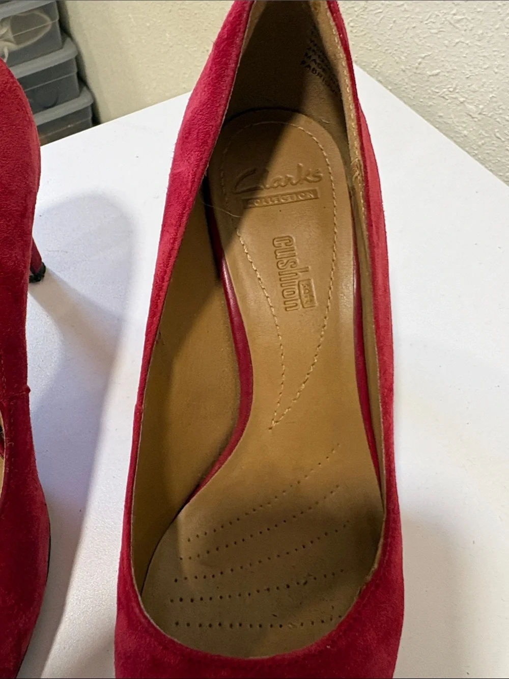Clarks Women's Red Suede Mid Heel Pumps